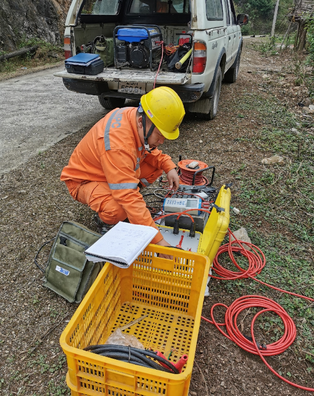 Xí nghiệp Dịch vụ Điện lực Cao Bằng thực hiện công tác thí nghiệm định kỳ và CBM năm 2023